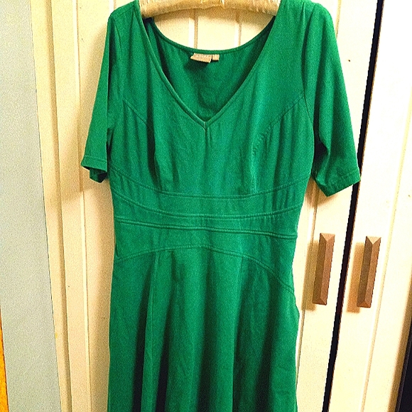 eshakti Dresses & Skirts - SALE! eShakti curved waist fit and flare dress with POCKETS!